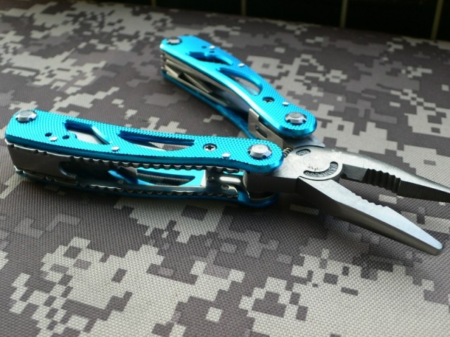 American Jeep blu color multifunctional combination pliers knife blue color UD06040